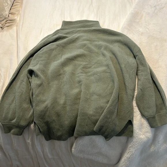 Alice and Olivia caprice drop shoulder tunic sweater in sage green